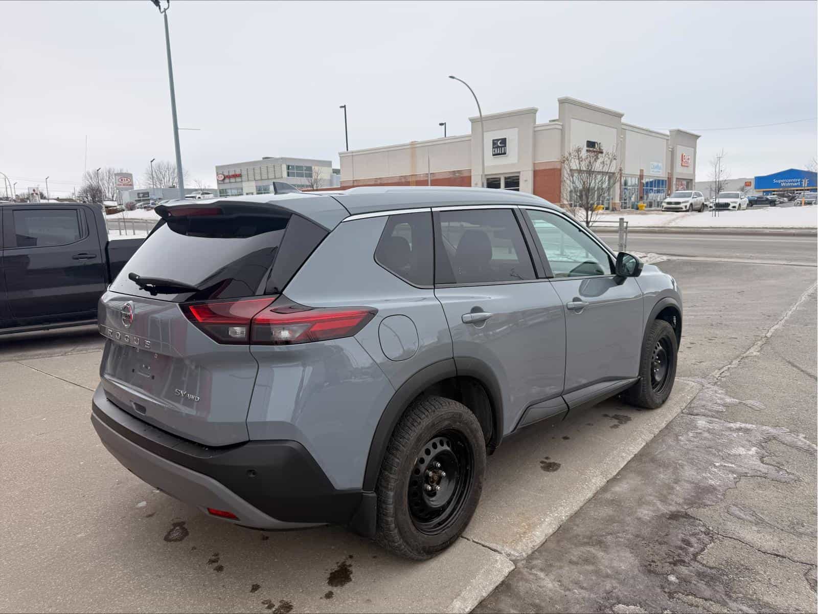 2021 Nissan Rogue SV - Image 4