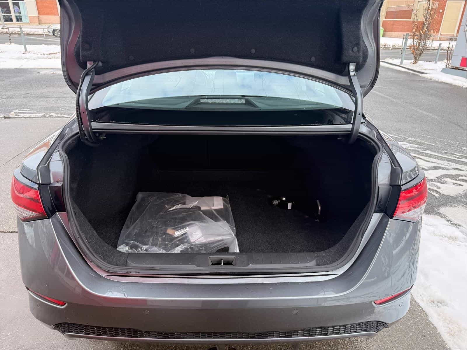 2020 Nissan Sentra SV - Image 7