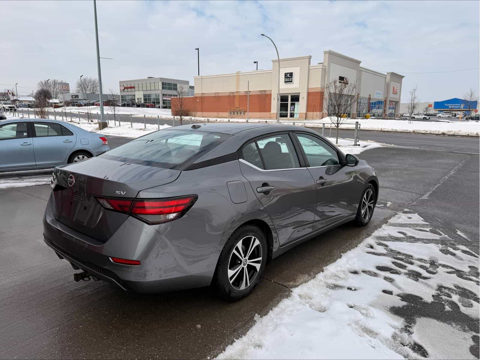 2020 Nissan Sentra SV - Image 8