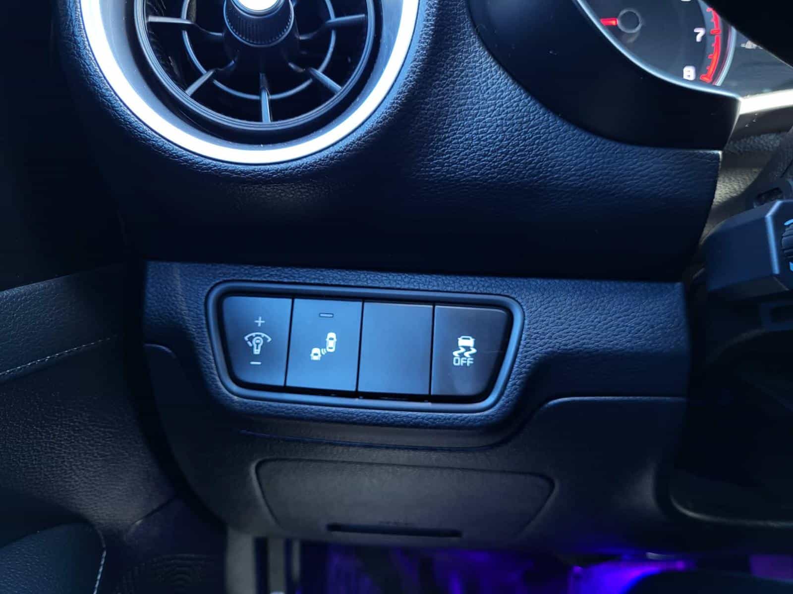 2023 Kia Forte EX - Image 17