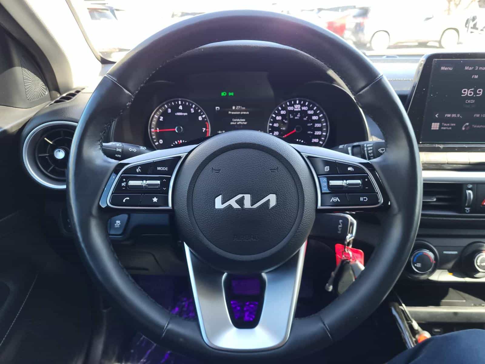 2023 Kia Forte EX - Image 7