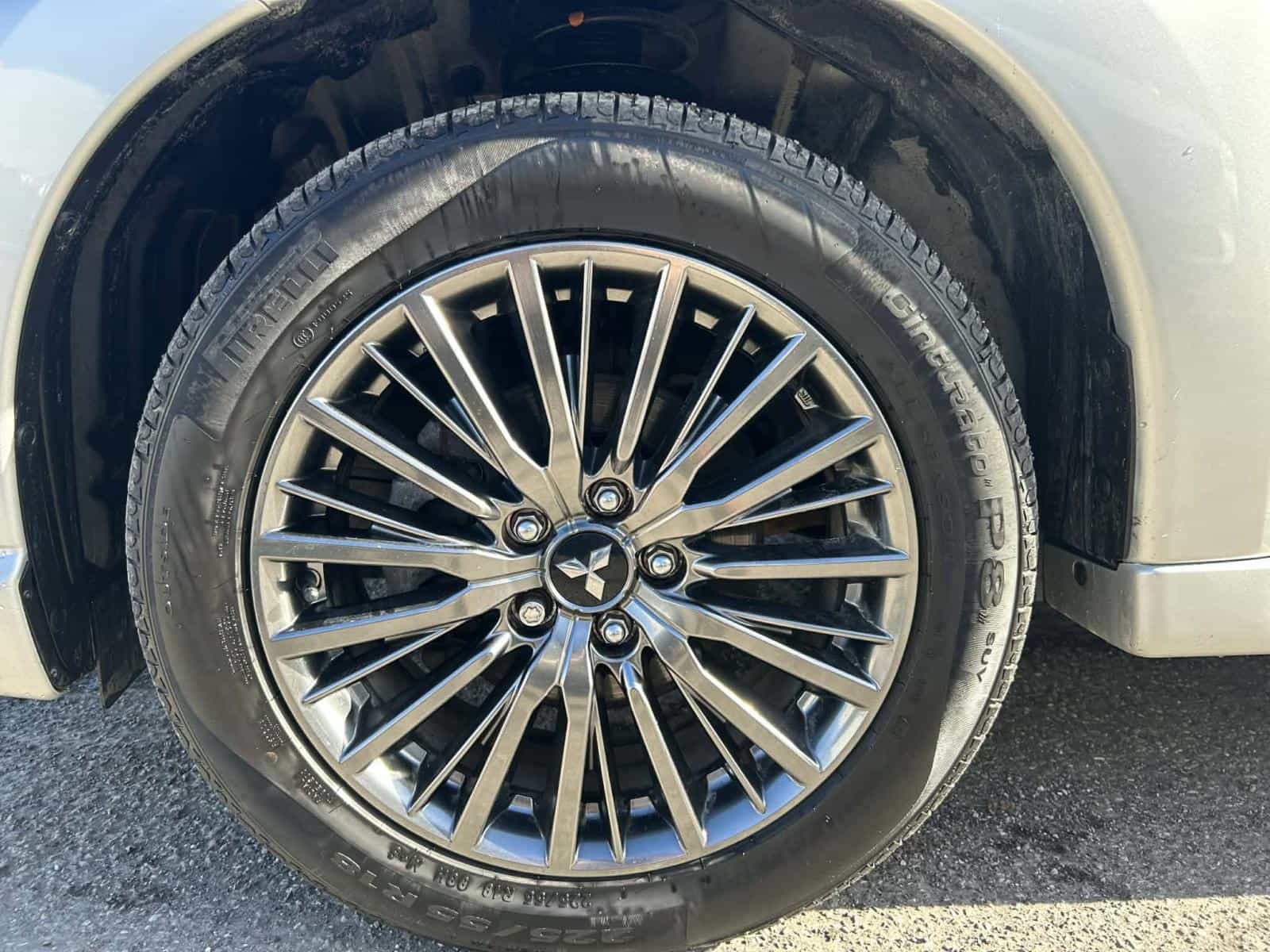 2022 Mitsubishi Outlander Black Edition - Image 15