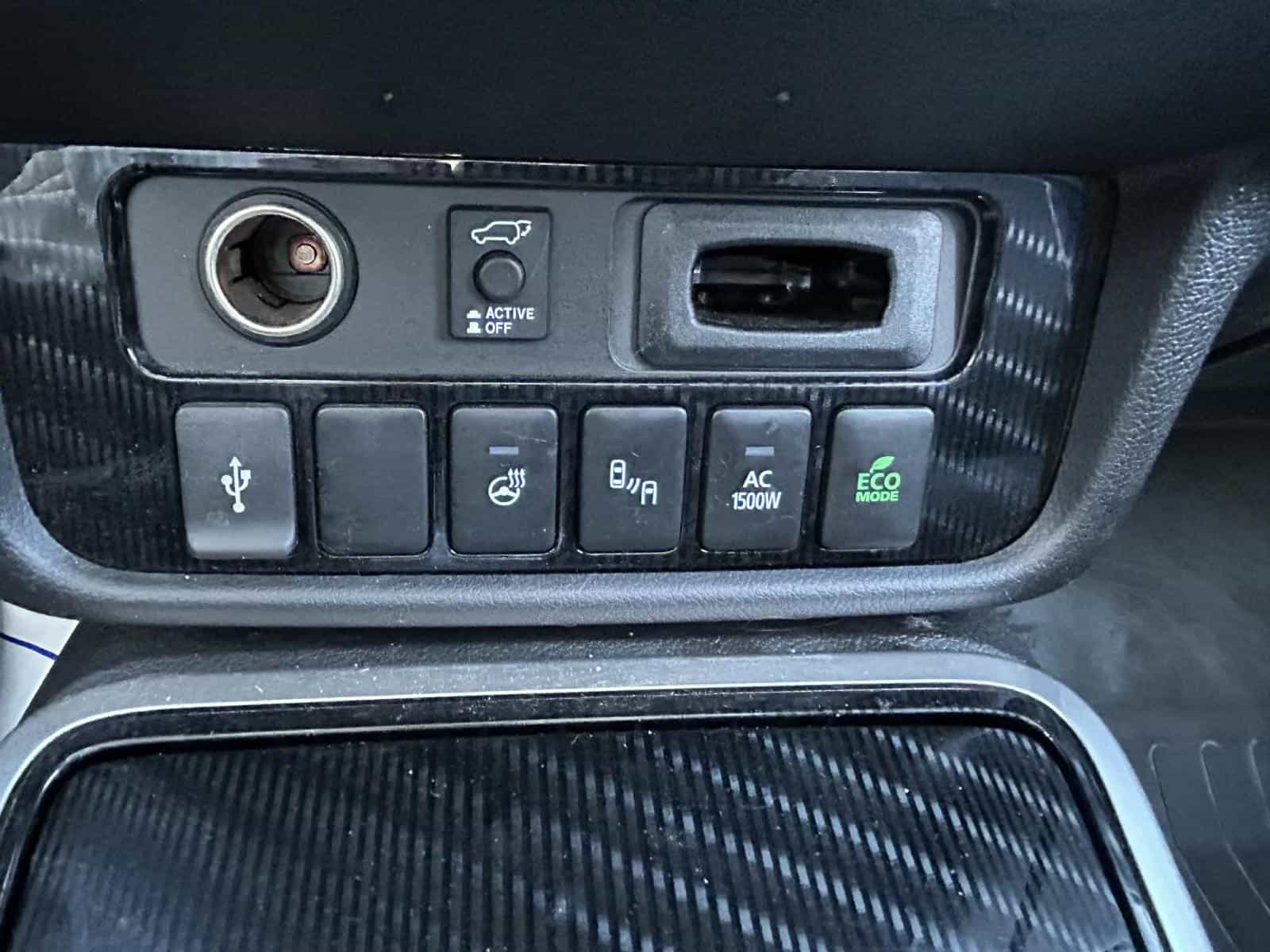 2022 Mitsubishi Outlander Black Edition - Image 11