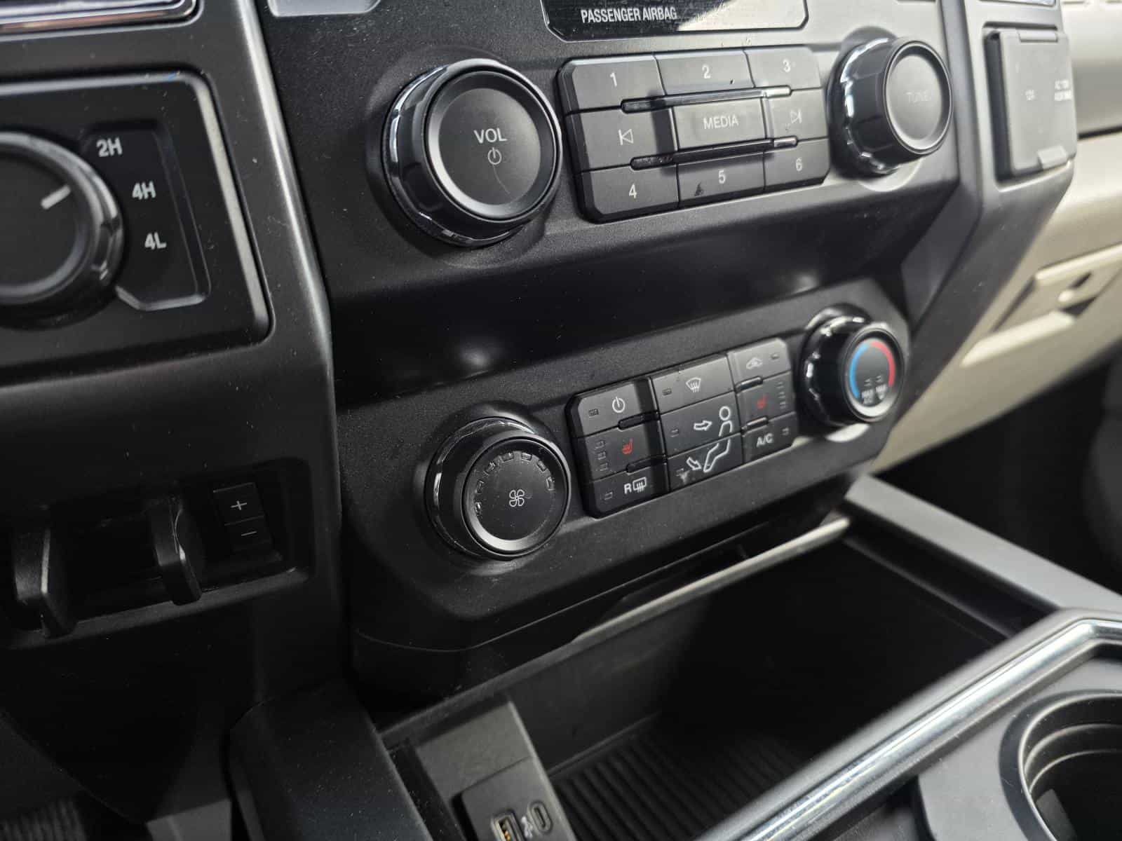 2020 Ford F250 S/D XLT - Image 17