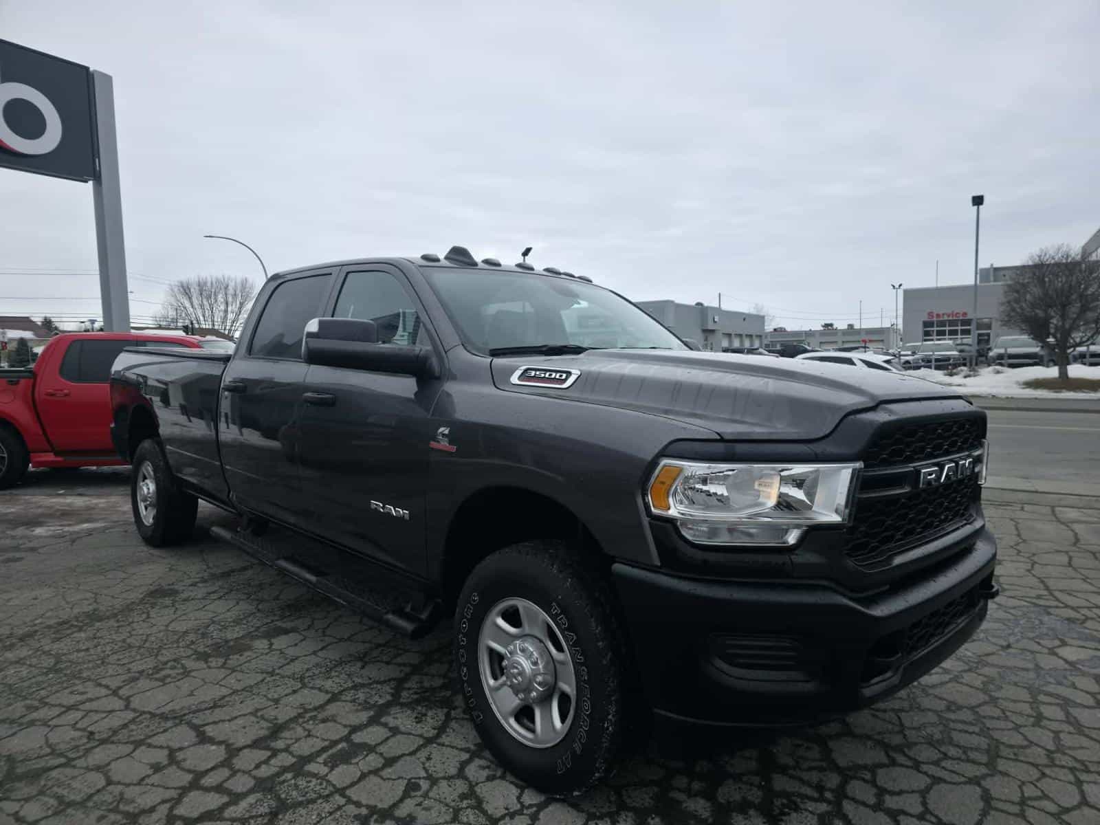 2022 RAM 3500 Tradesman - Image 8