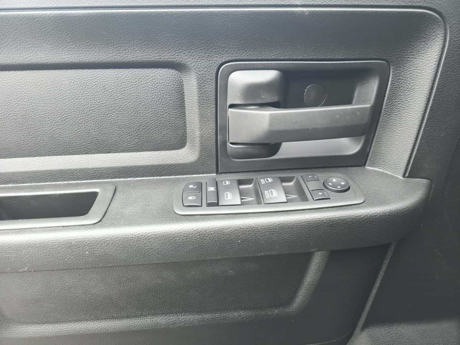 2022 RAM 3500 Tradesman - Image 24