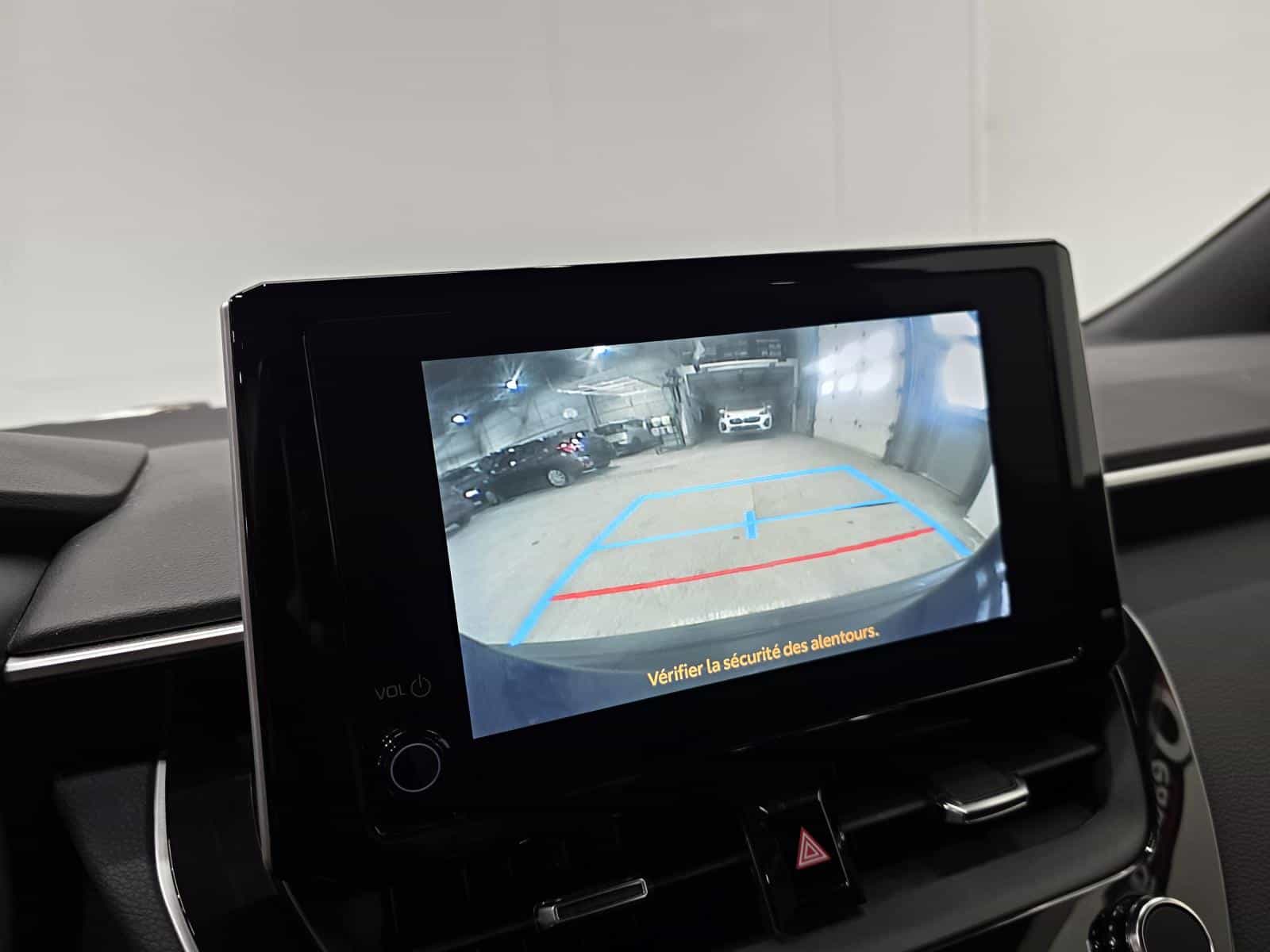 2023 Toyota Corolla SE - Image 16