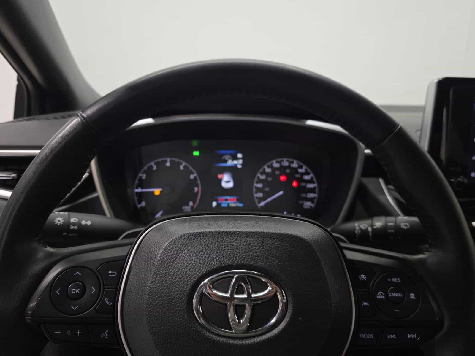 2023 Toyota Corolla SE - Image 19