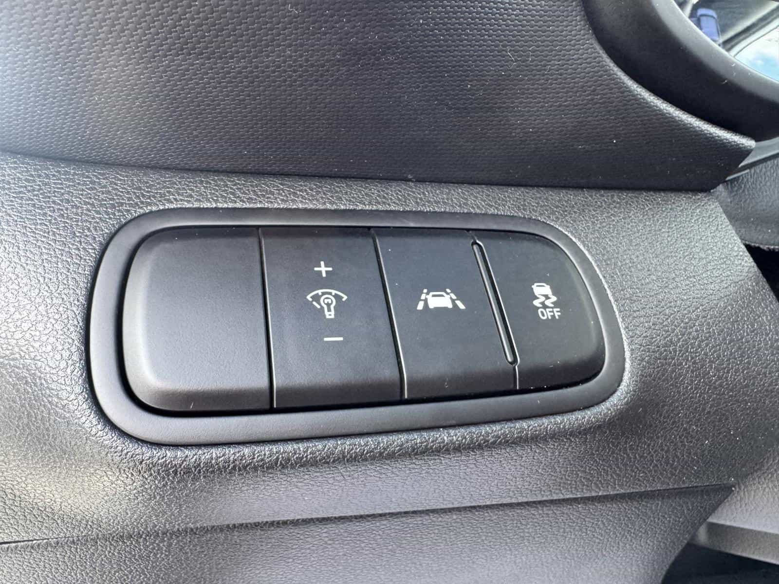 2022 Hyundai Venue Preferred - Image 13