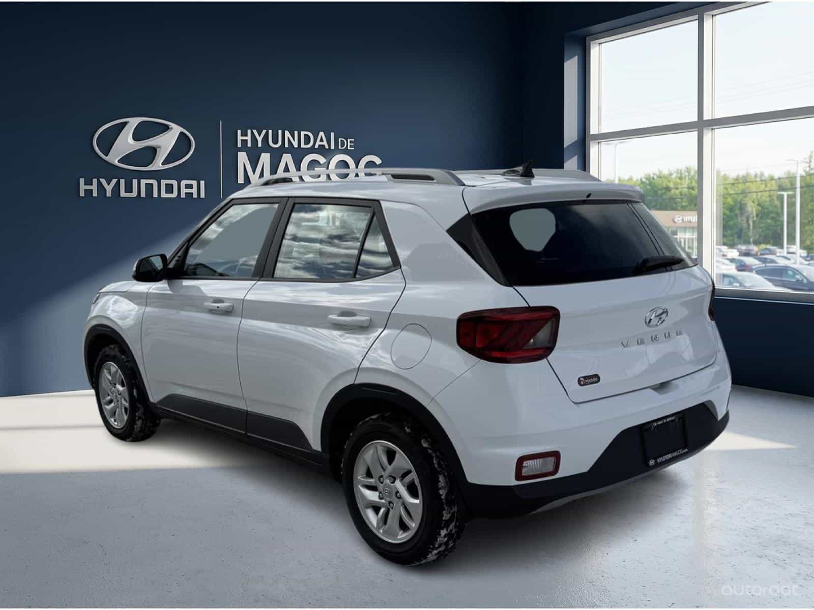 2022 Hyundai Venue Preferred - Image 3