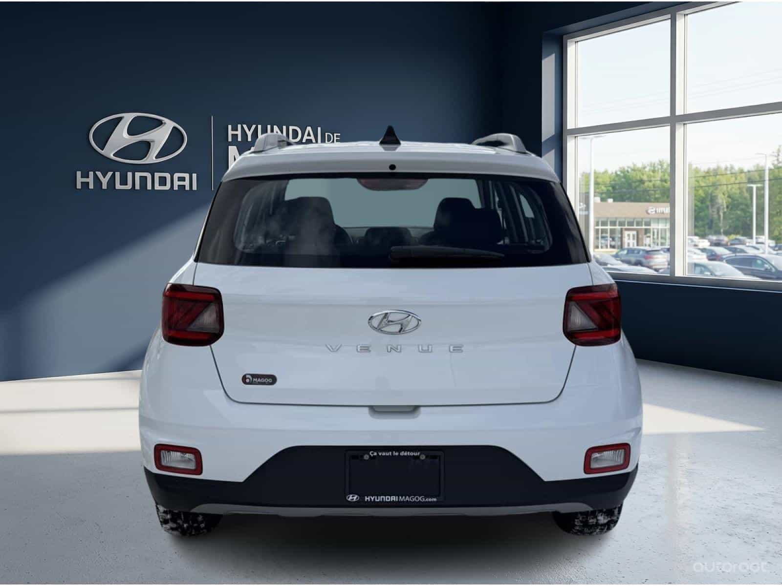 2022 Hyundai Venue Preferred - Image 4