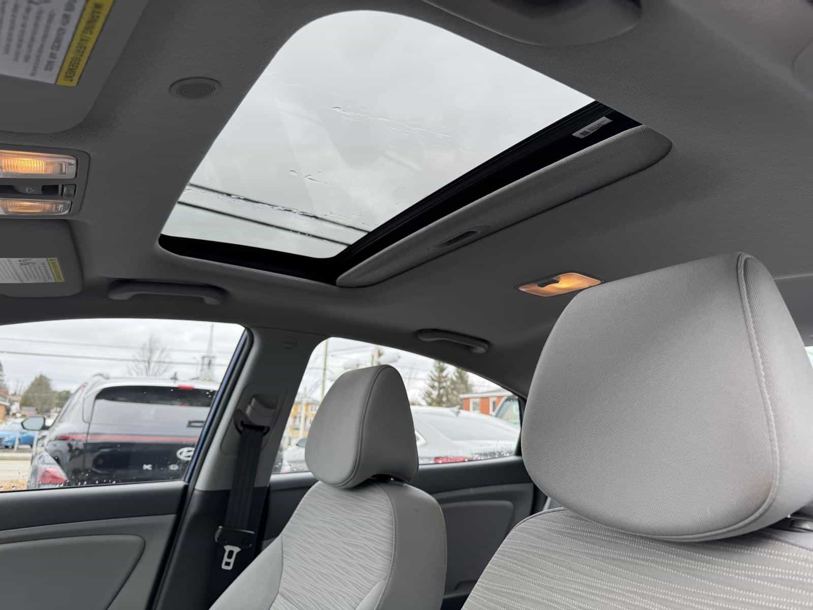 2017 Hyundai Accent SE - Image 8