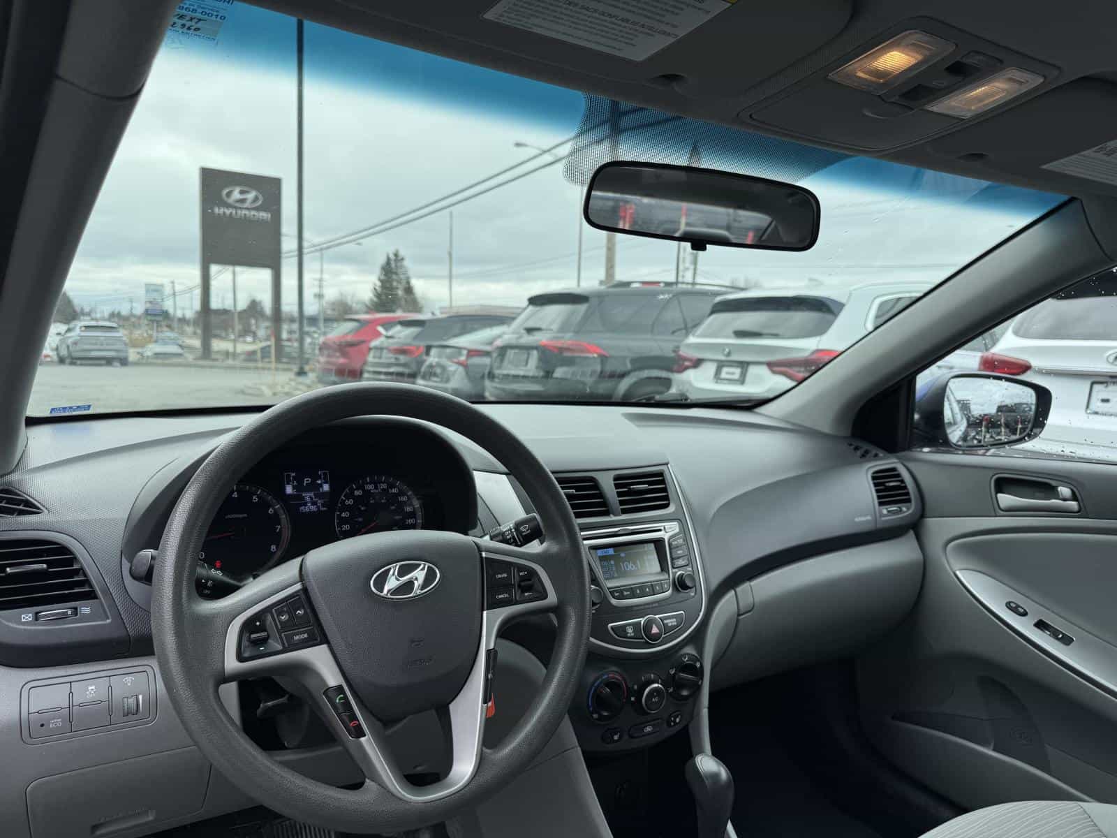 2017 Hyundai Accent SE - Image 7