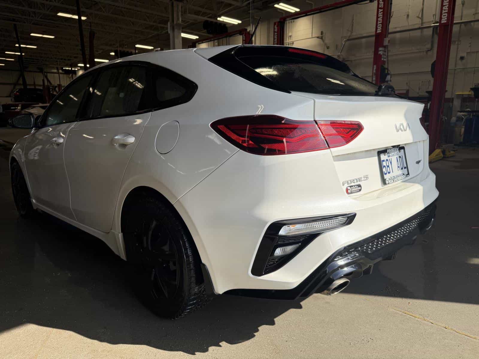 2023 Kia Forte5 GT - Image 6