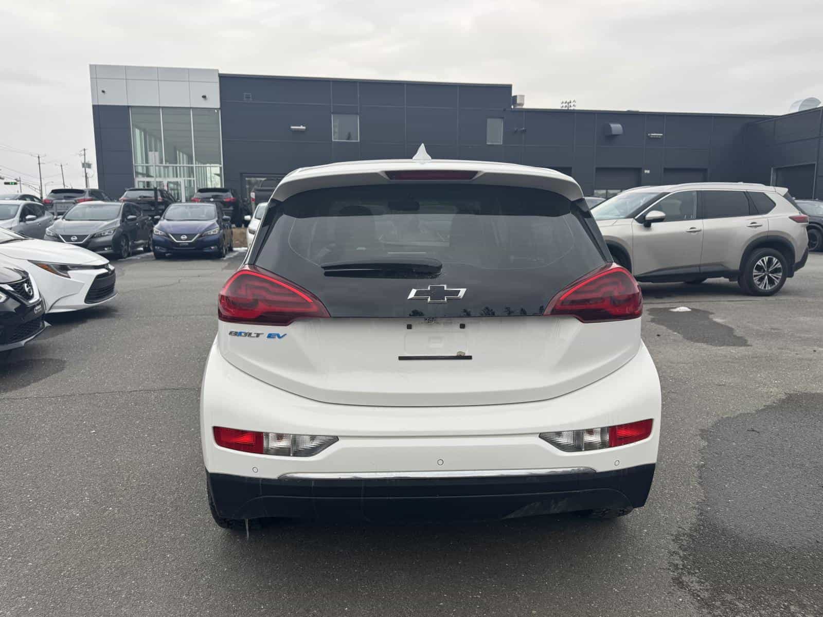 2021 Chevrolet Bolt EV LT - Image 2
