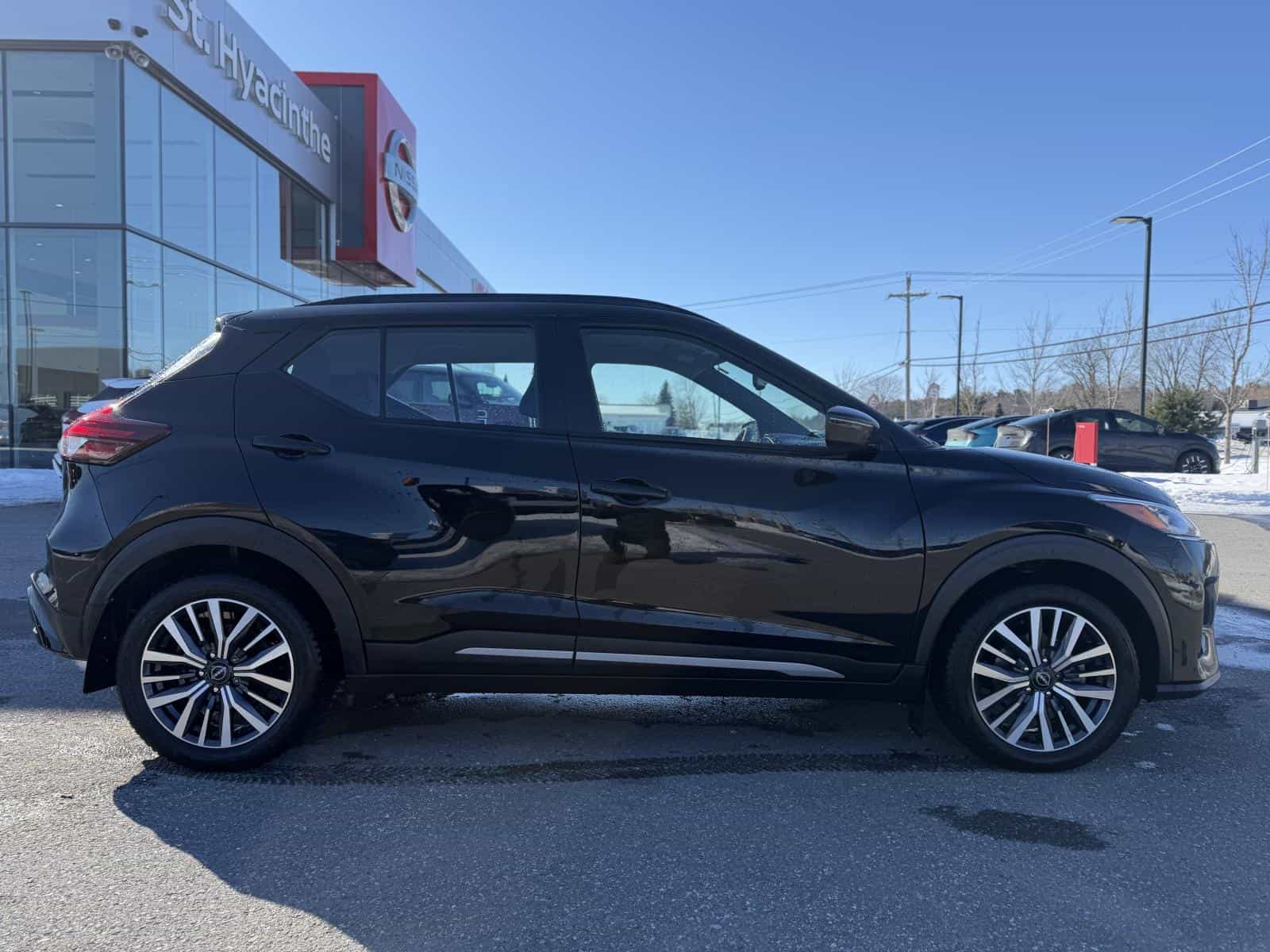 2024 Nissan Kicks SR - Image 5