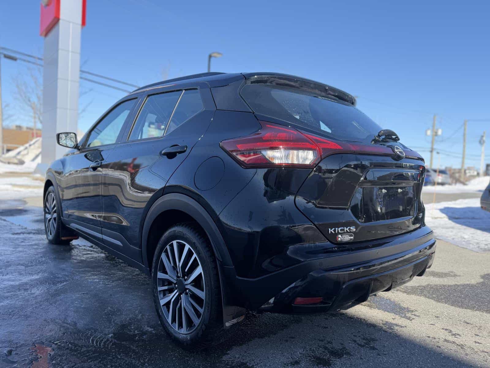 2024 Nissan Kicks SR - Image 8