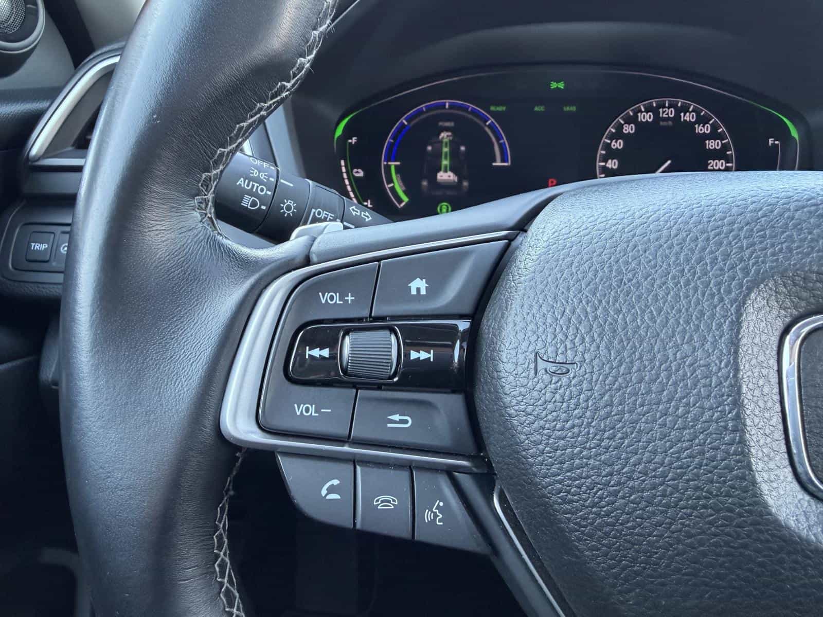 2019 Honda Insight Hybrid Touring - Image 13