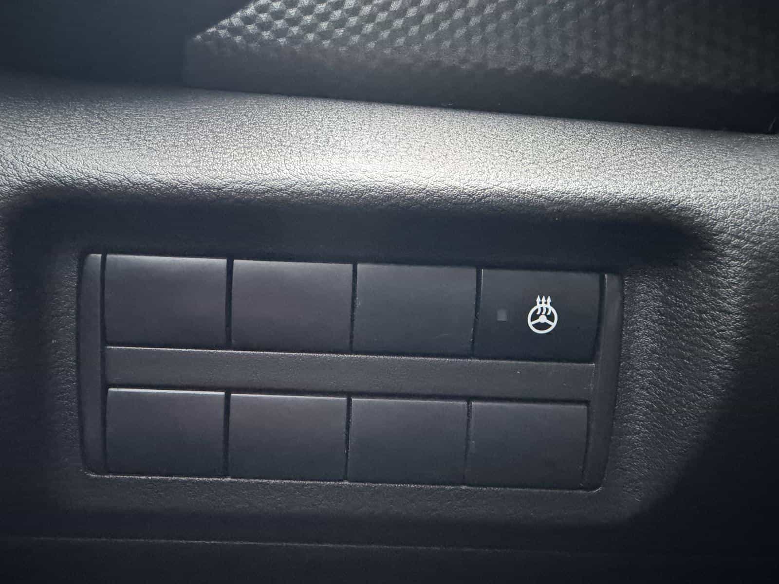 2024 Nissan Kicks SV - Image 16