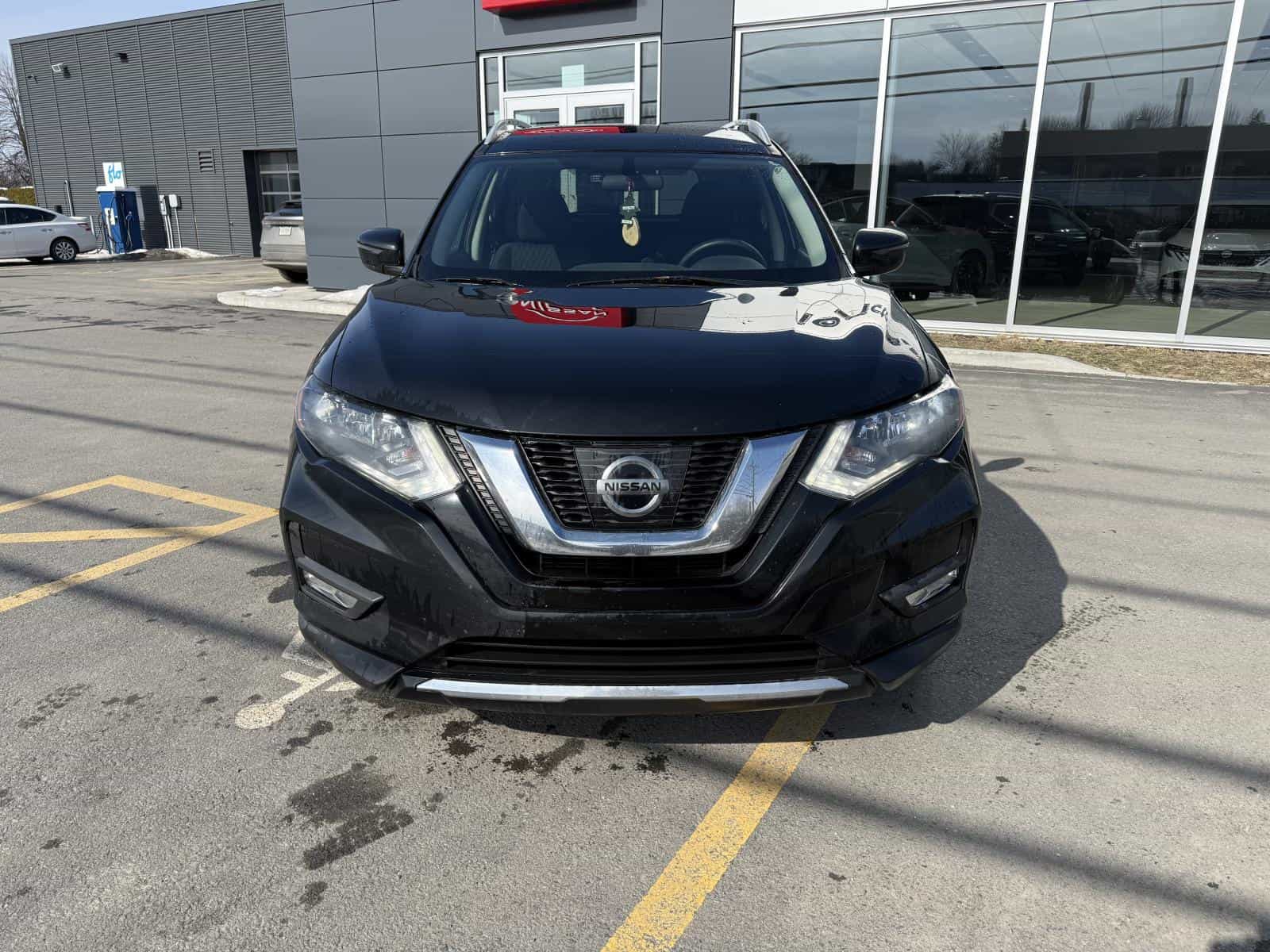 2017 Nissan Rogue SV - Image 3