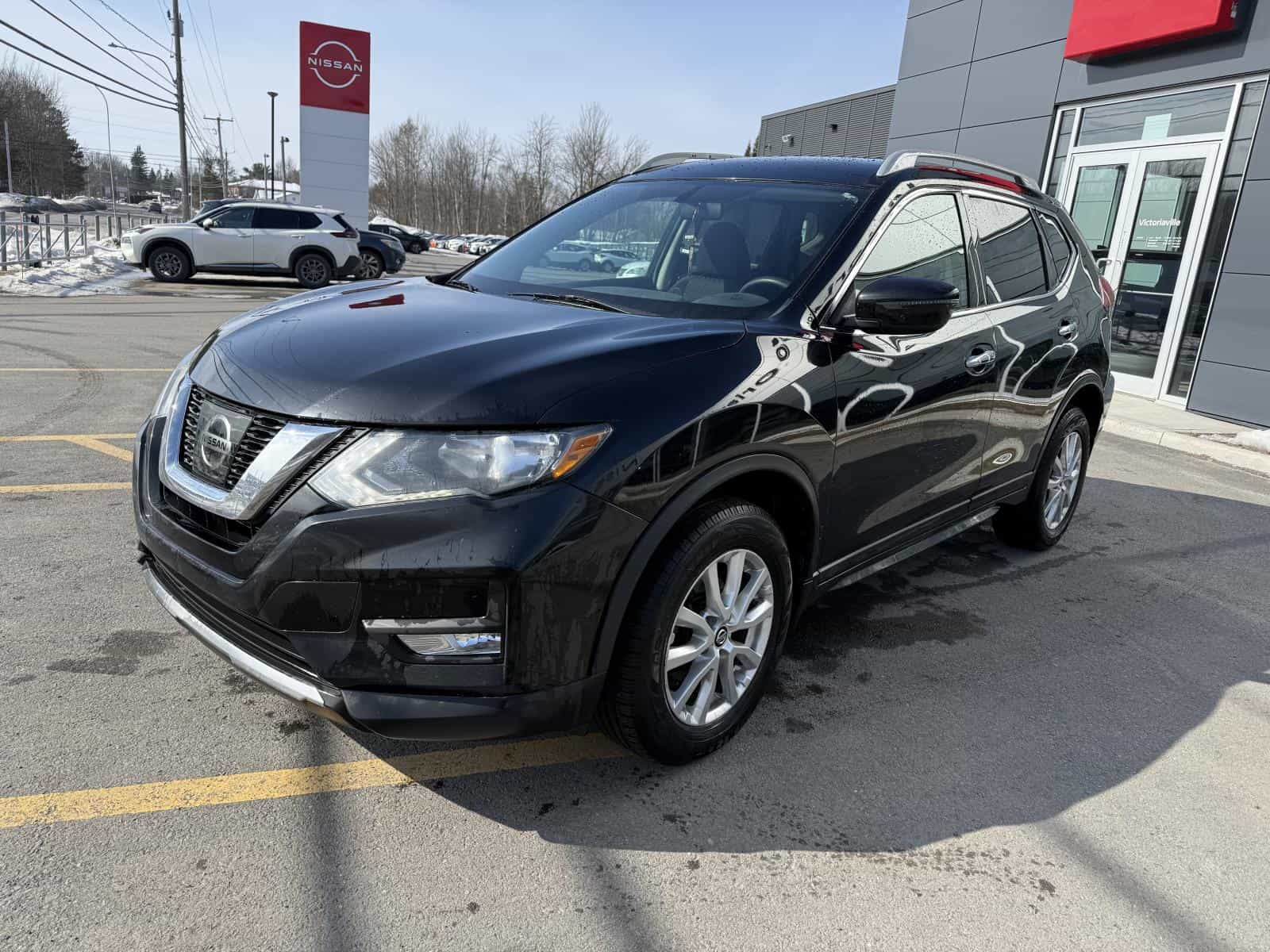 2017 Nissan Rogue SV - Image 4
