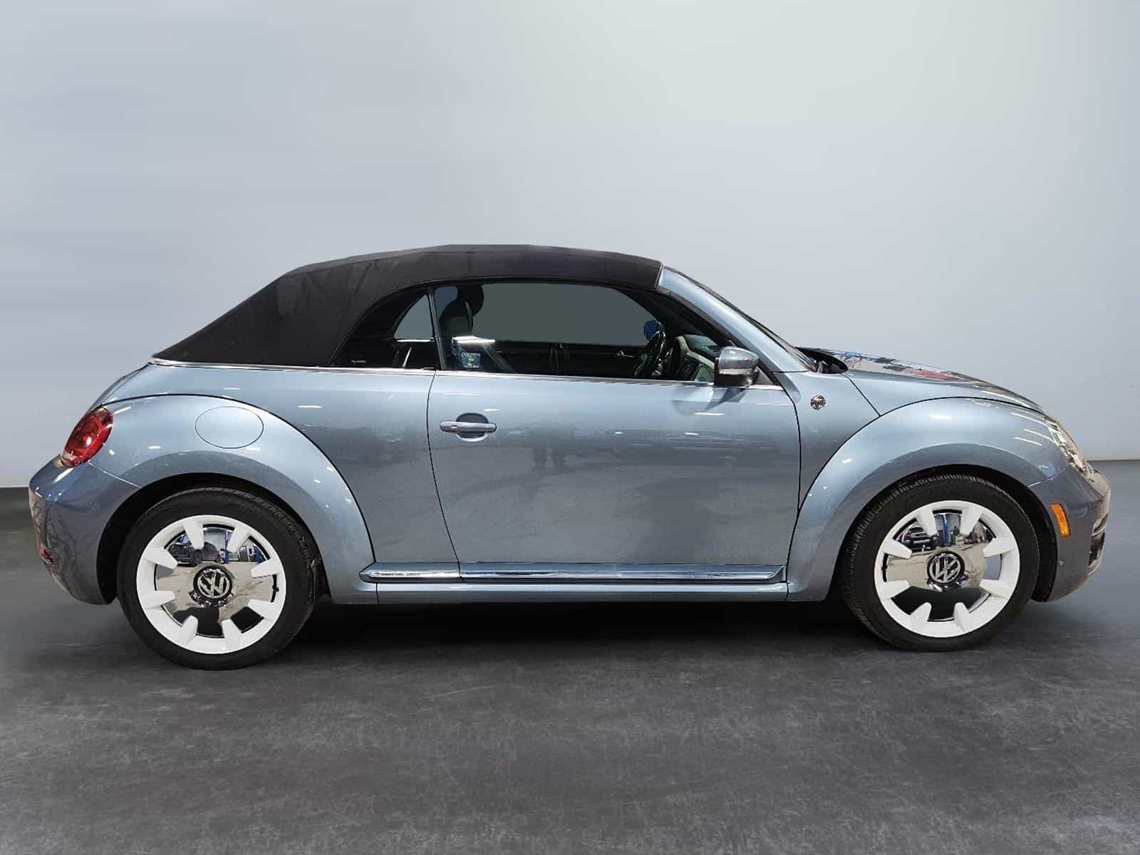 2019 Volkswagen Beetle Wolfsburg Ed - Image 7