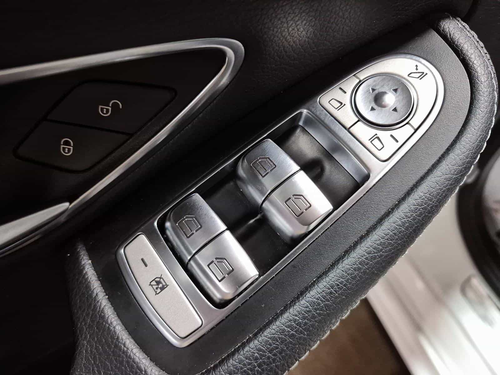 2018 Mercedes-Benz C-Class C300 - Image 21