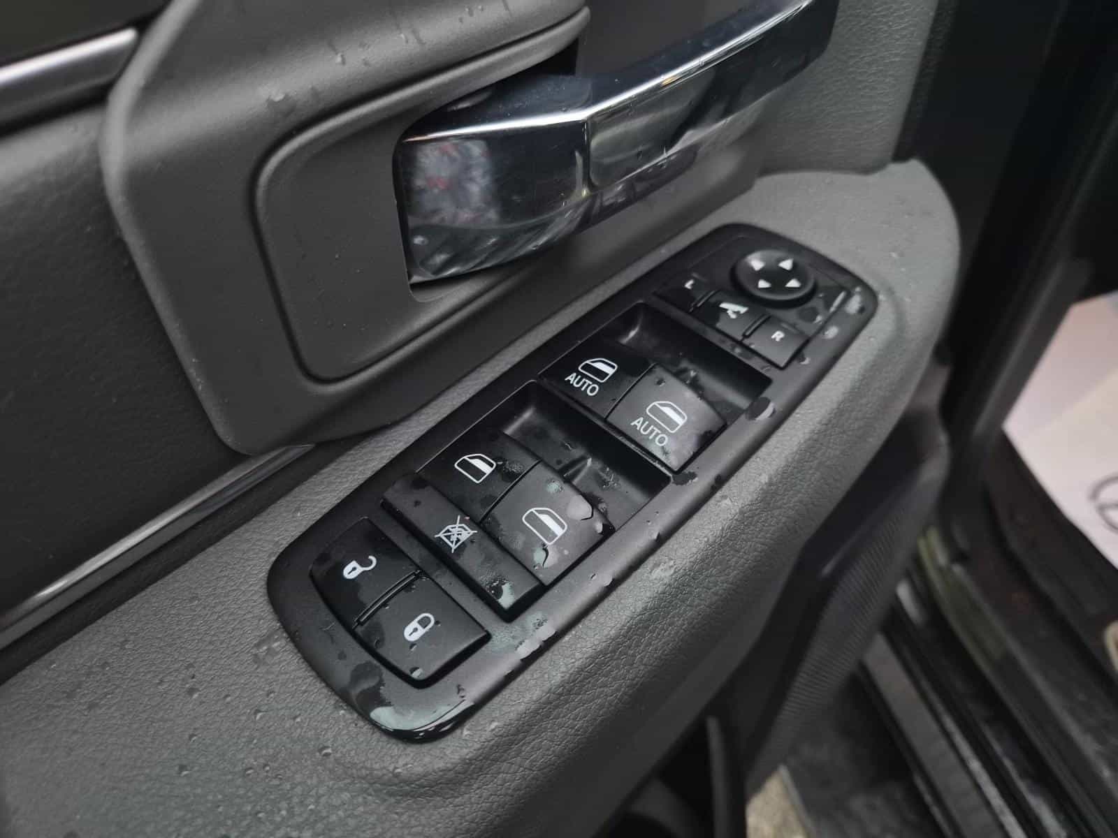 2018 RAM 2500 SLT - Image 14