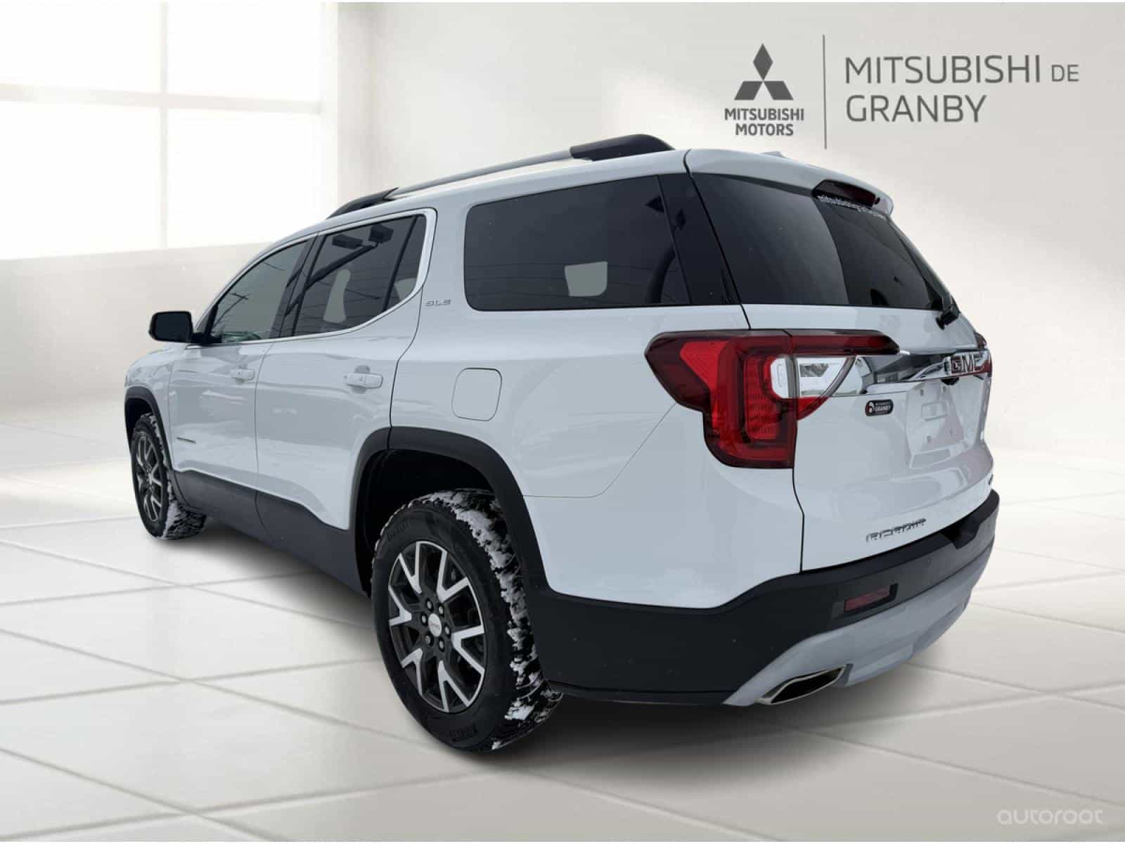 2021 GMC Acadia SLE - Image 12