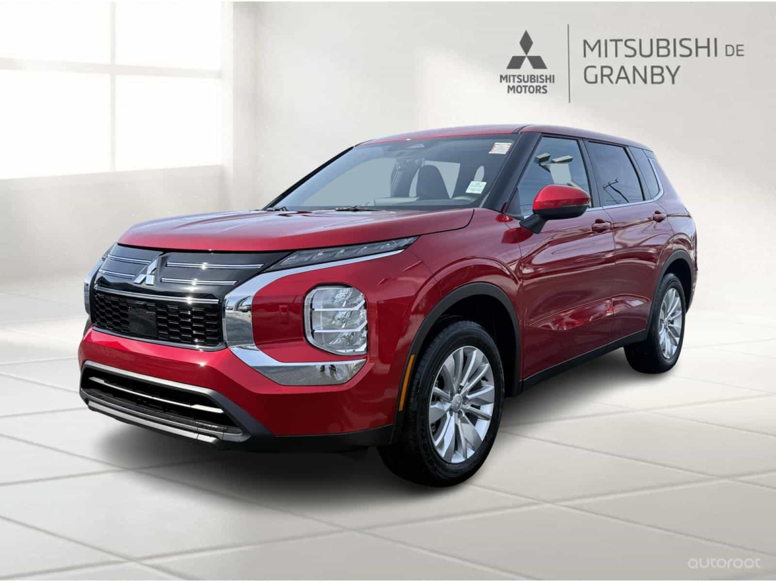 2025 Mitsubishi Outlander ES - Image 3