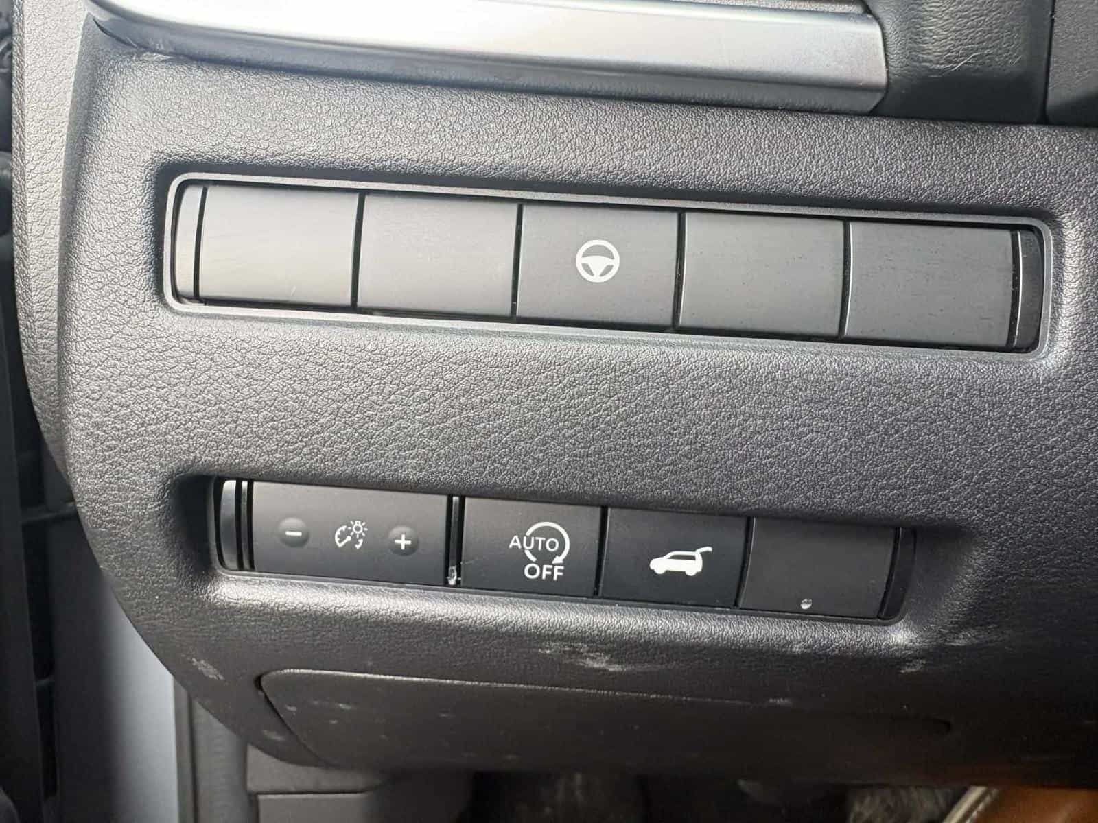 2023 Nissan Rogue SV Midnight - Image 18