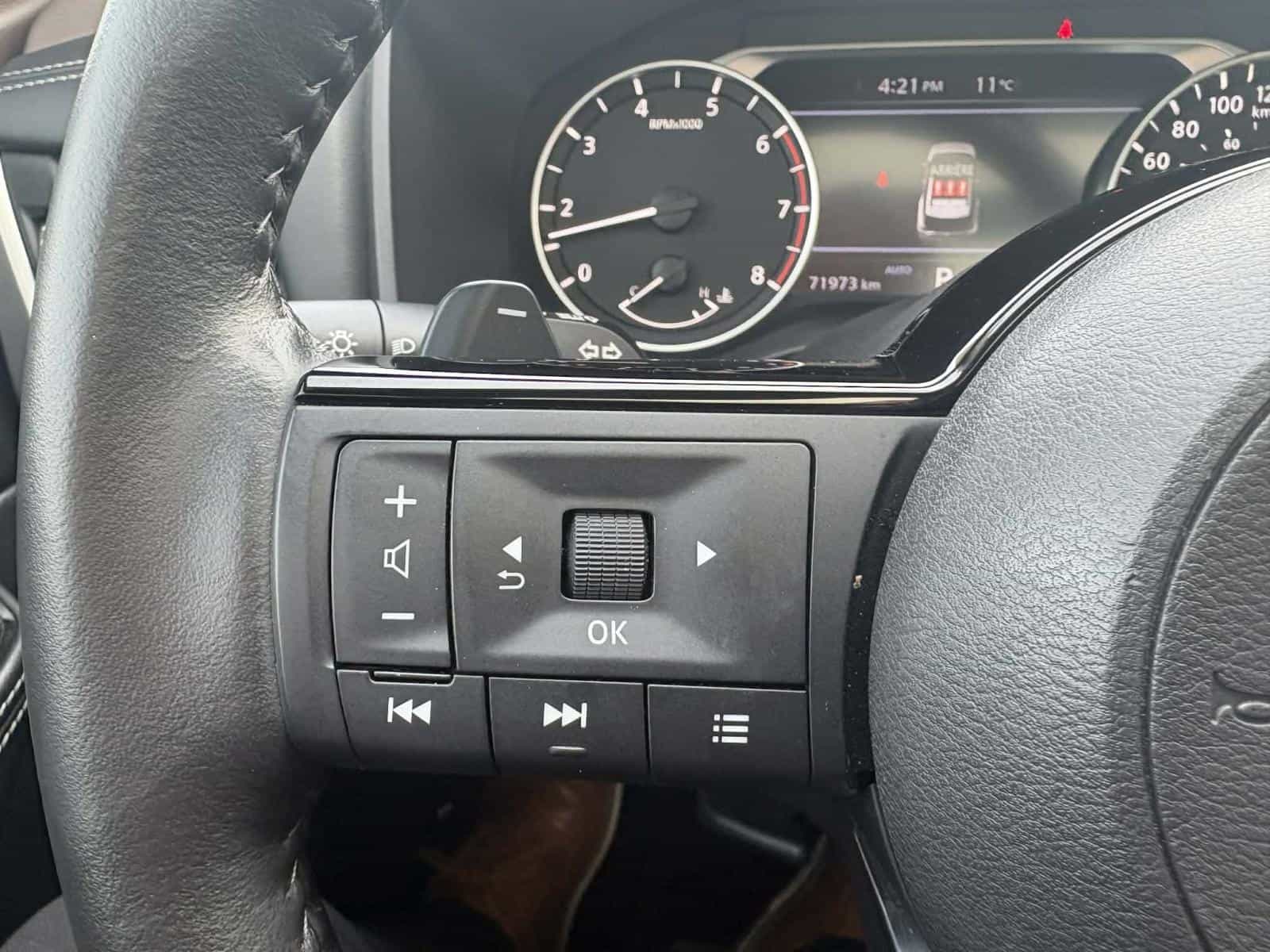 2023 Nissan Rogue SV Midnight - Image 12