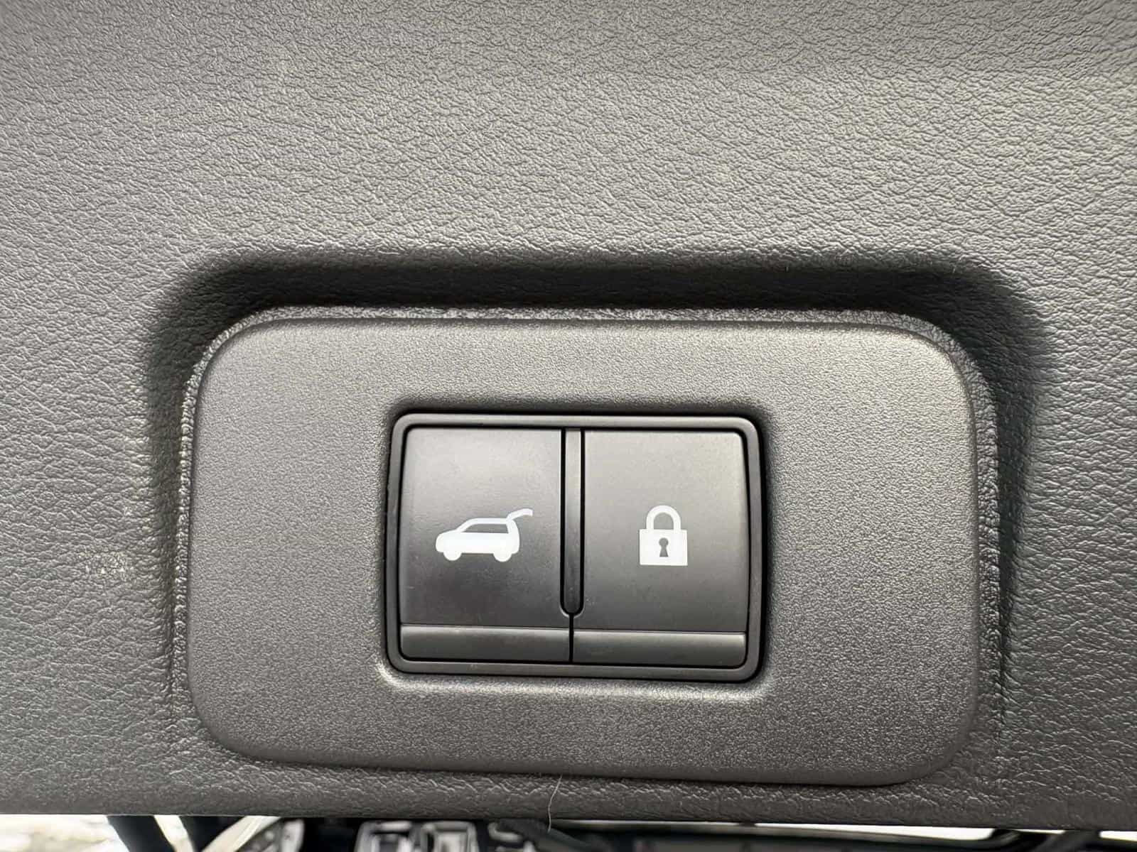 2023 Nissan Rogue SV Midnight - Image 25