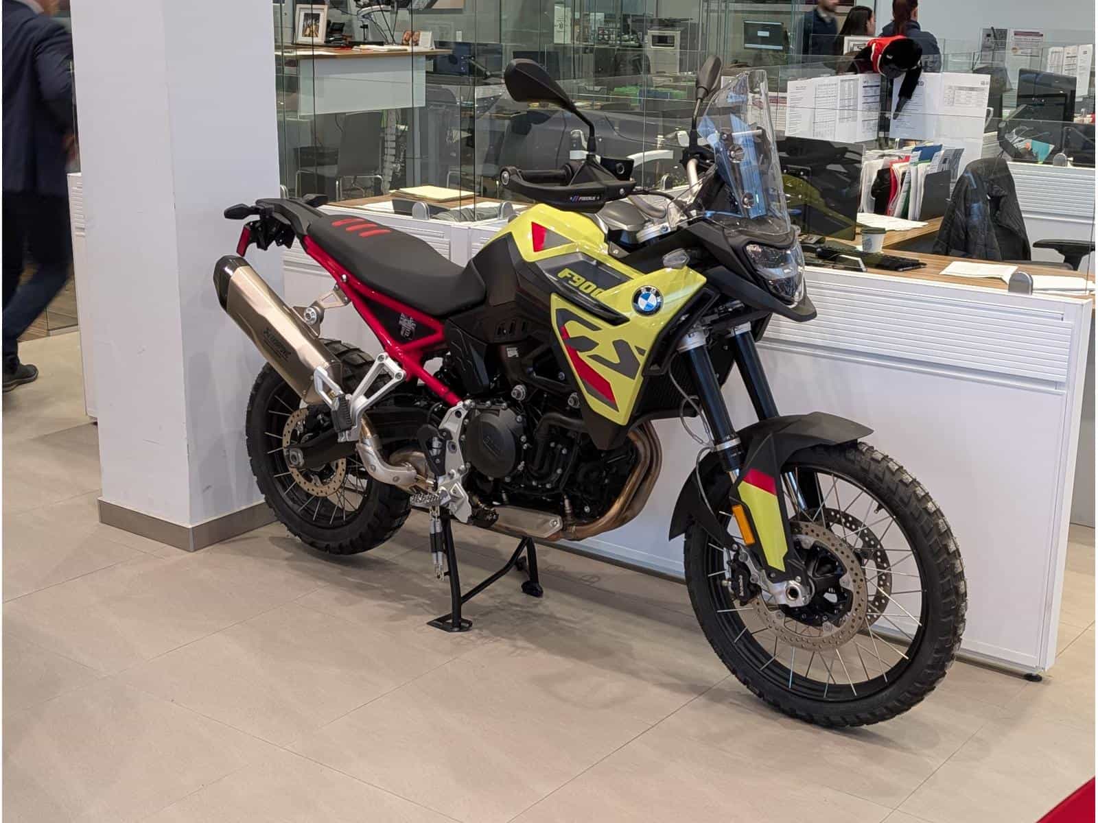 2024 BMW F 900 - Image 1