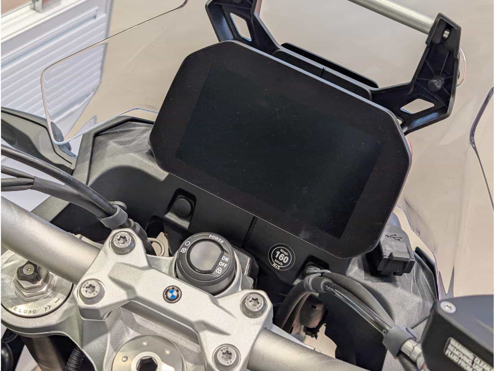 2024 BMW F 900 - Image 12