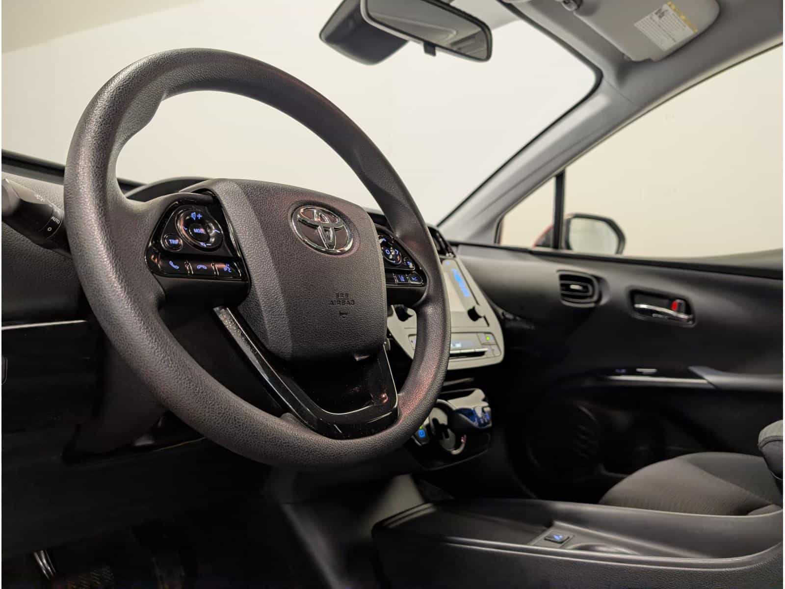 2019 Toyota Prius Base - Image 6