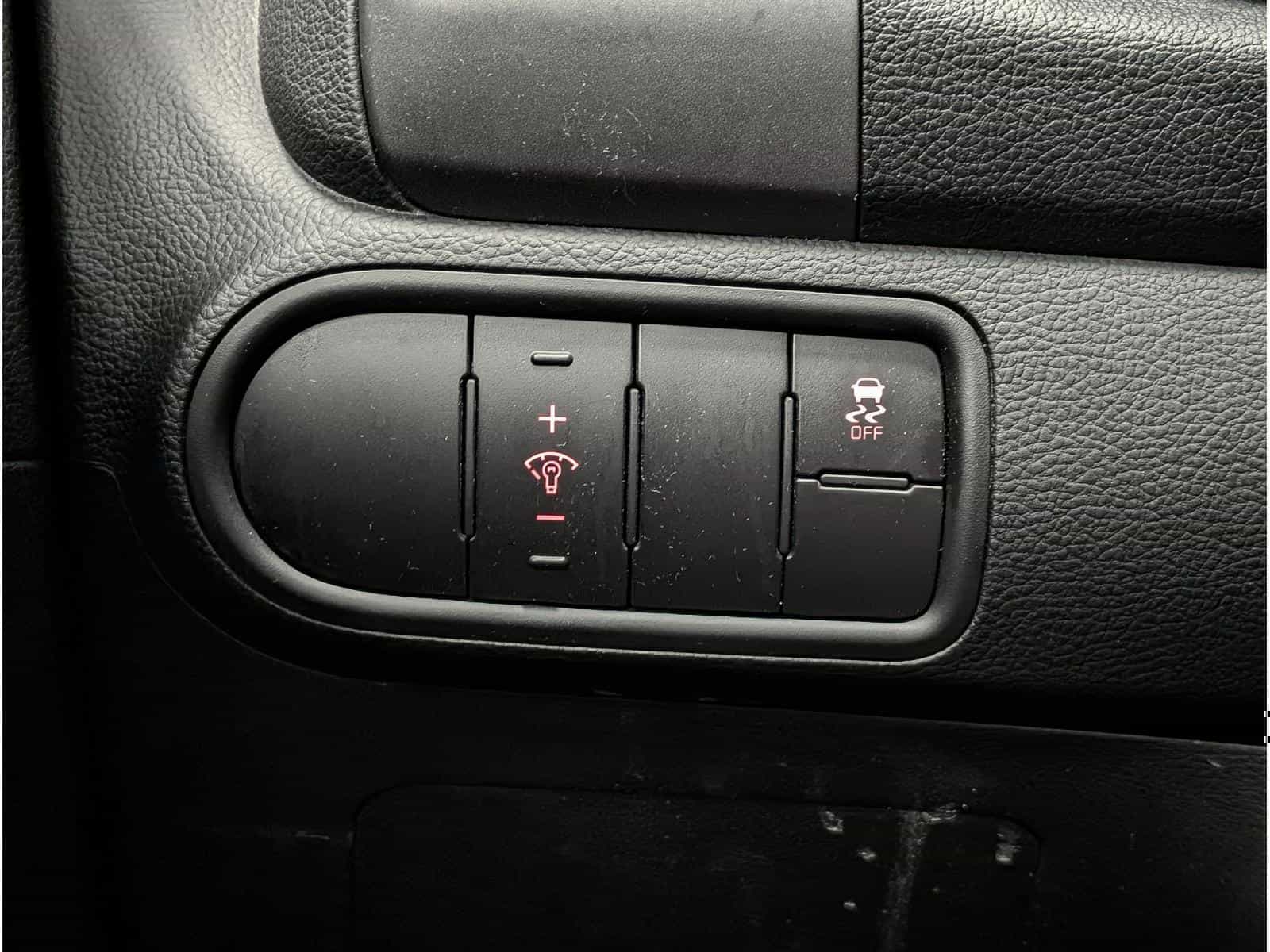 2017 Kia Forte LX Plus - Image 14