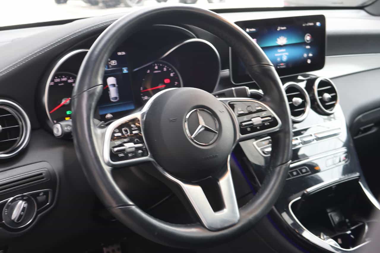 2023 Mercedes-Benz GLC-Class GLC300 - Image 10