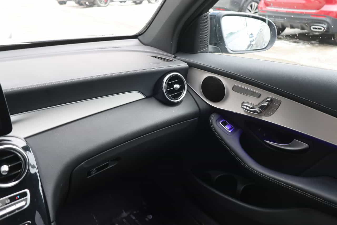 2023 Mercedes-Benz GLC-Class GLC300 - Image 16