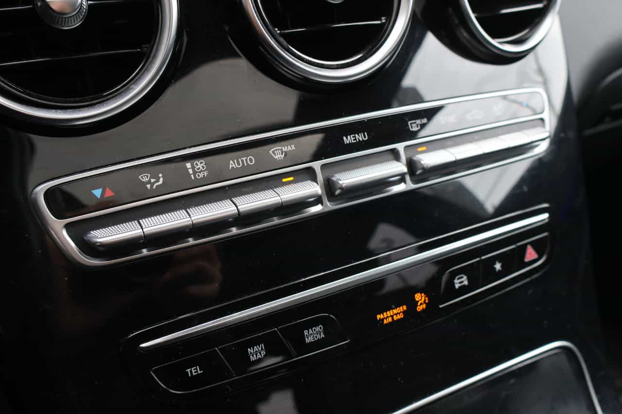 2023 Mercedes-Benz GLC-Class GLC300 - Image 22