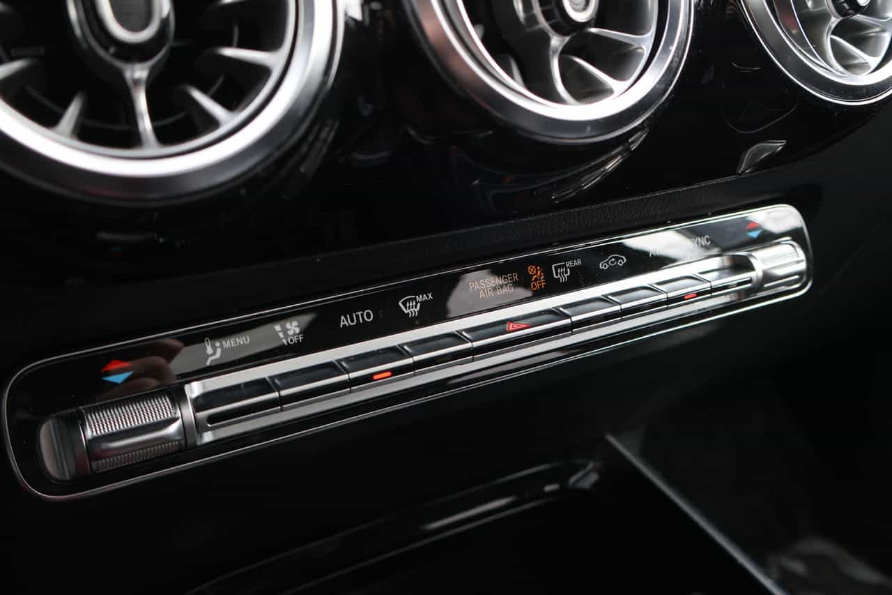 2022 Mercedes-Benz GLA-Class GLA250 - Image 23