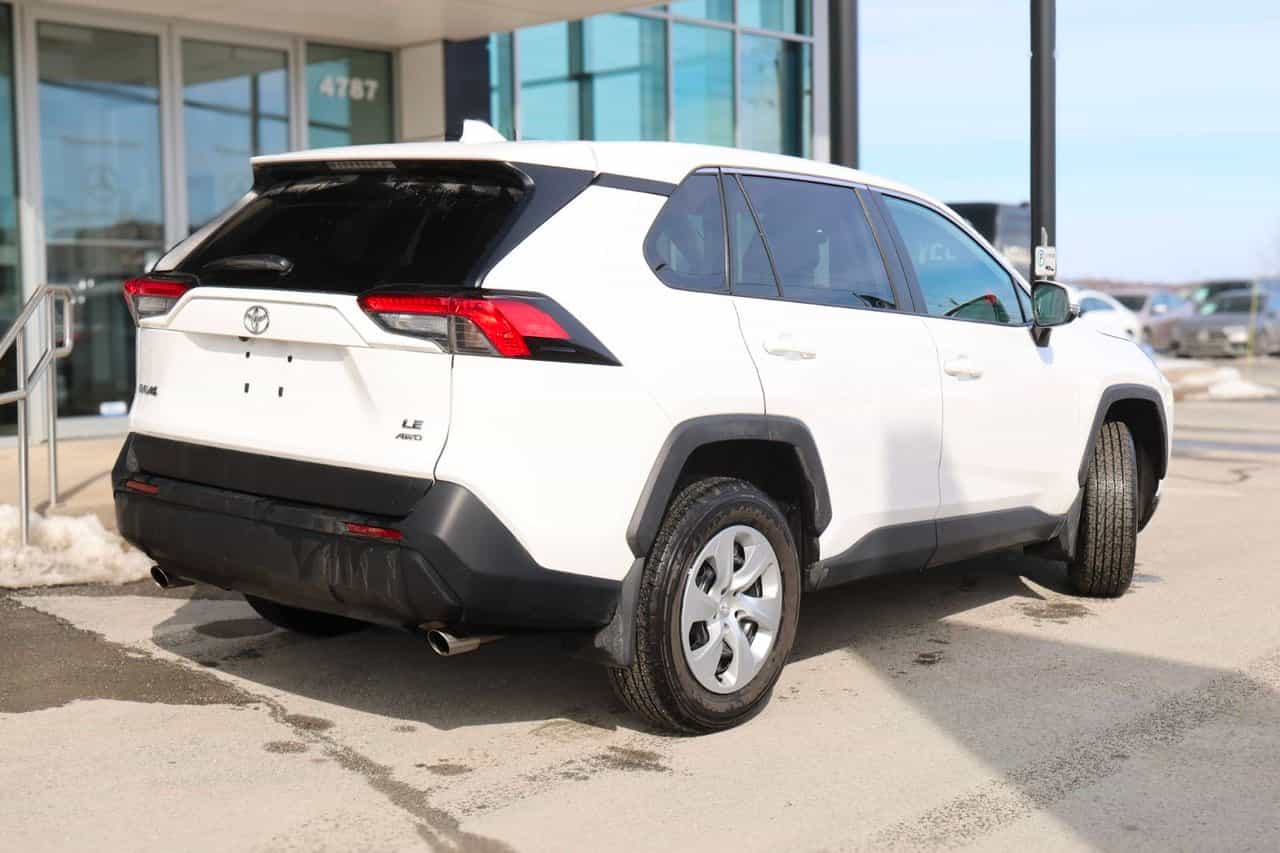 2024 Toyota Rav4 LE - Image 8