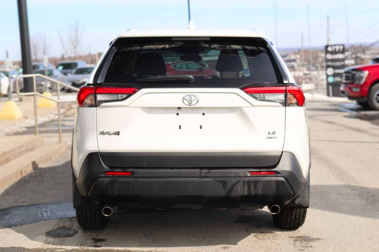 2024 Toyota Rav4 LE - Image 9