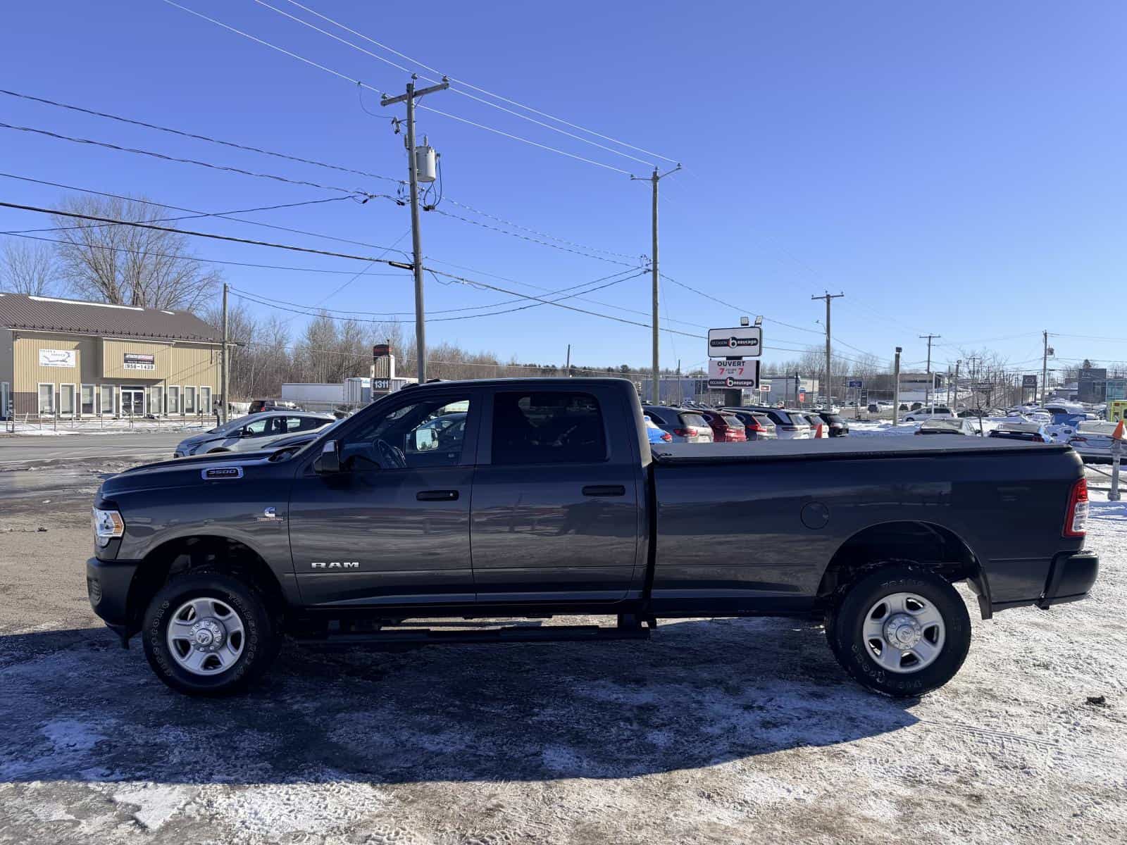2022 RAM 3500 Tradesman - Image 3