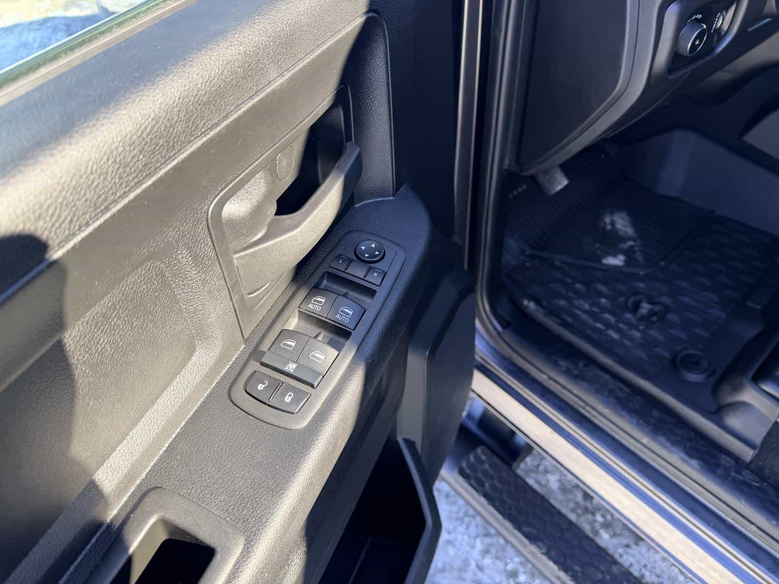 2022 RAM 3500 Tradesman - Image 19