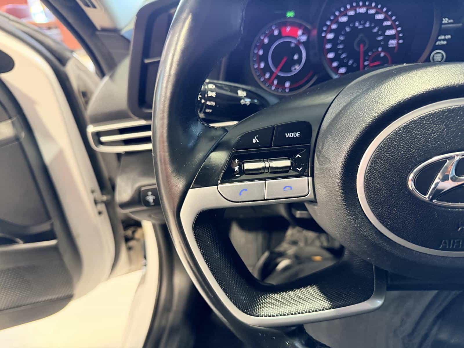 2022 Hyundai Elantra Preferred - Image 19