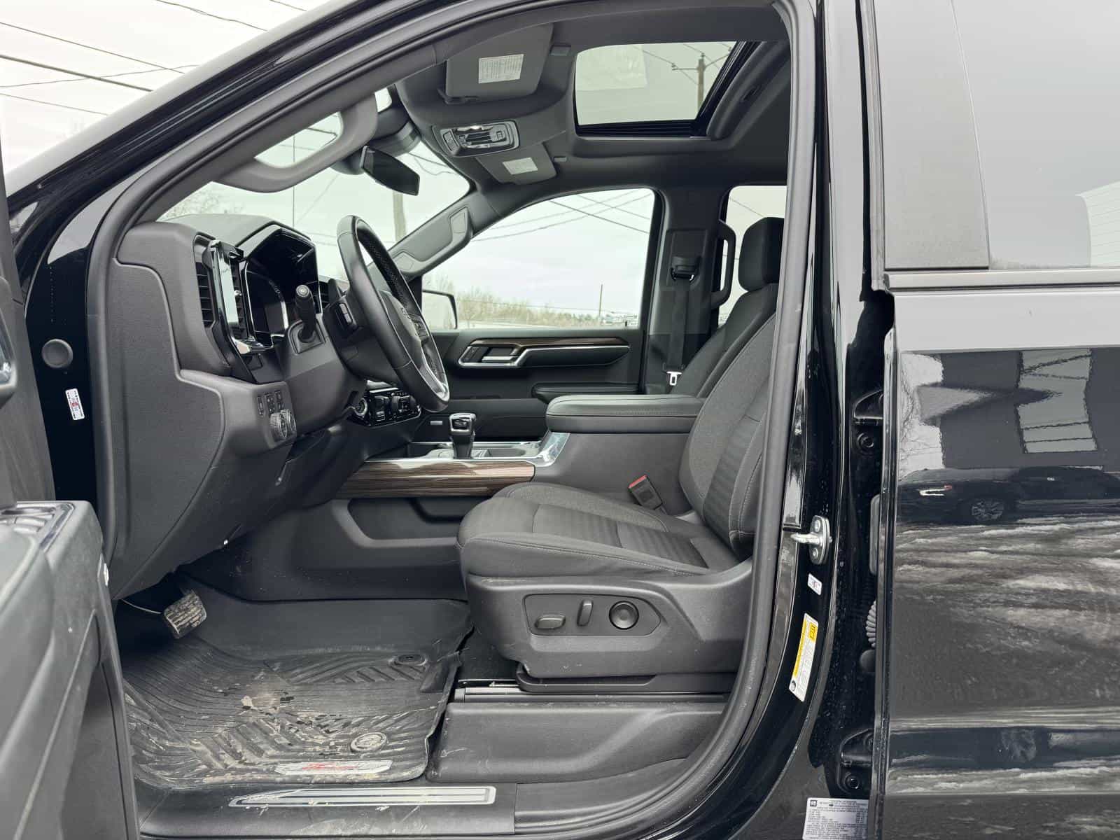 2024 Chevrolet Silverado 1500 RST - Image 19