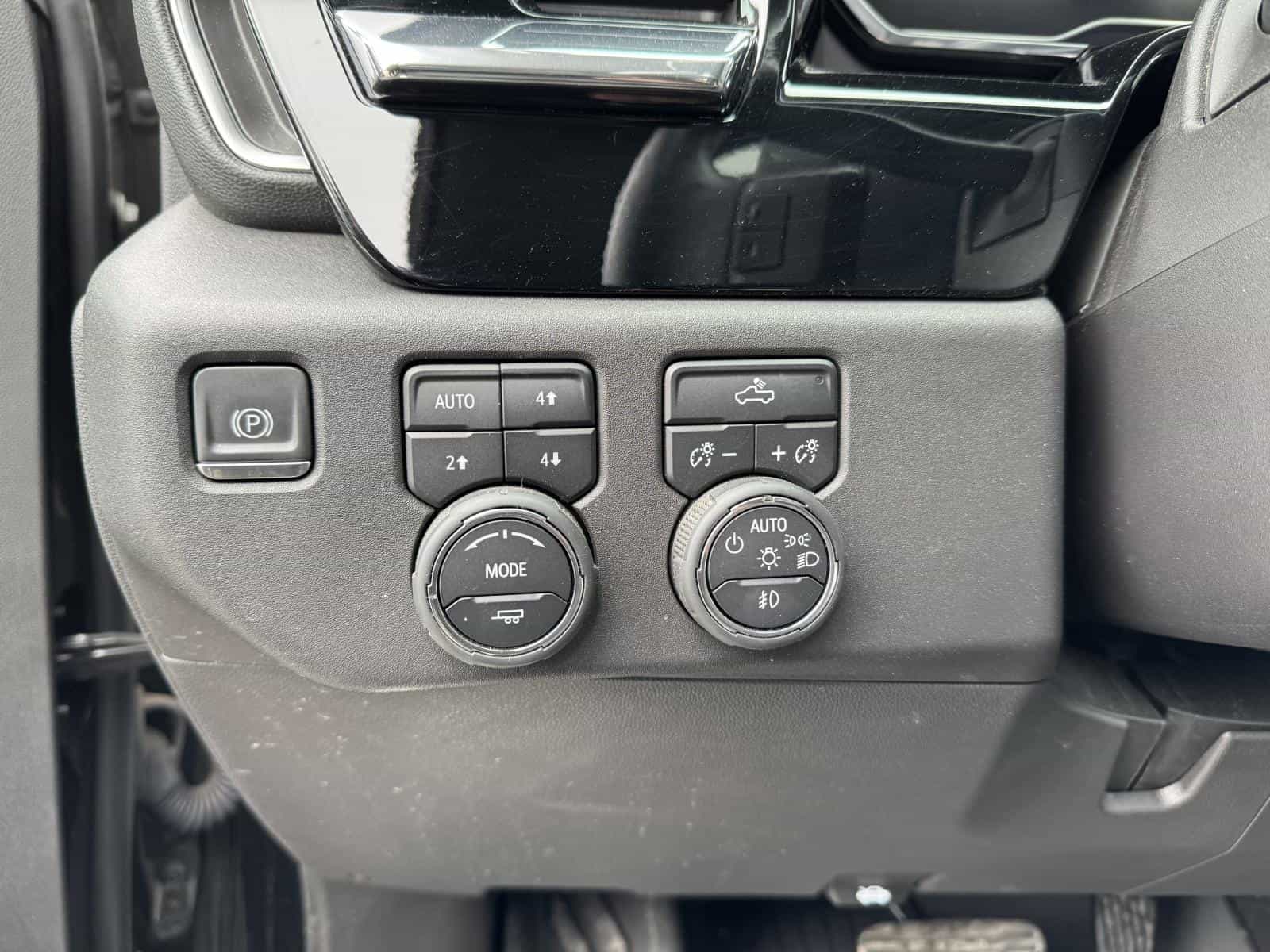 2024 Chevrolet Silverado 1500 RST - Image 20