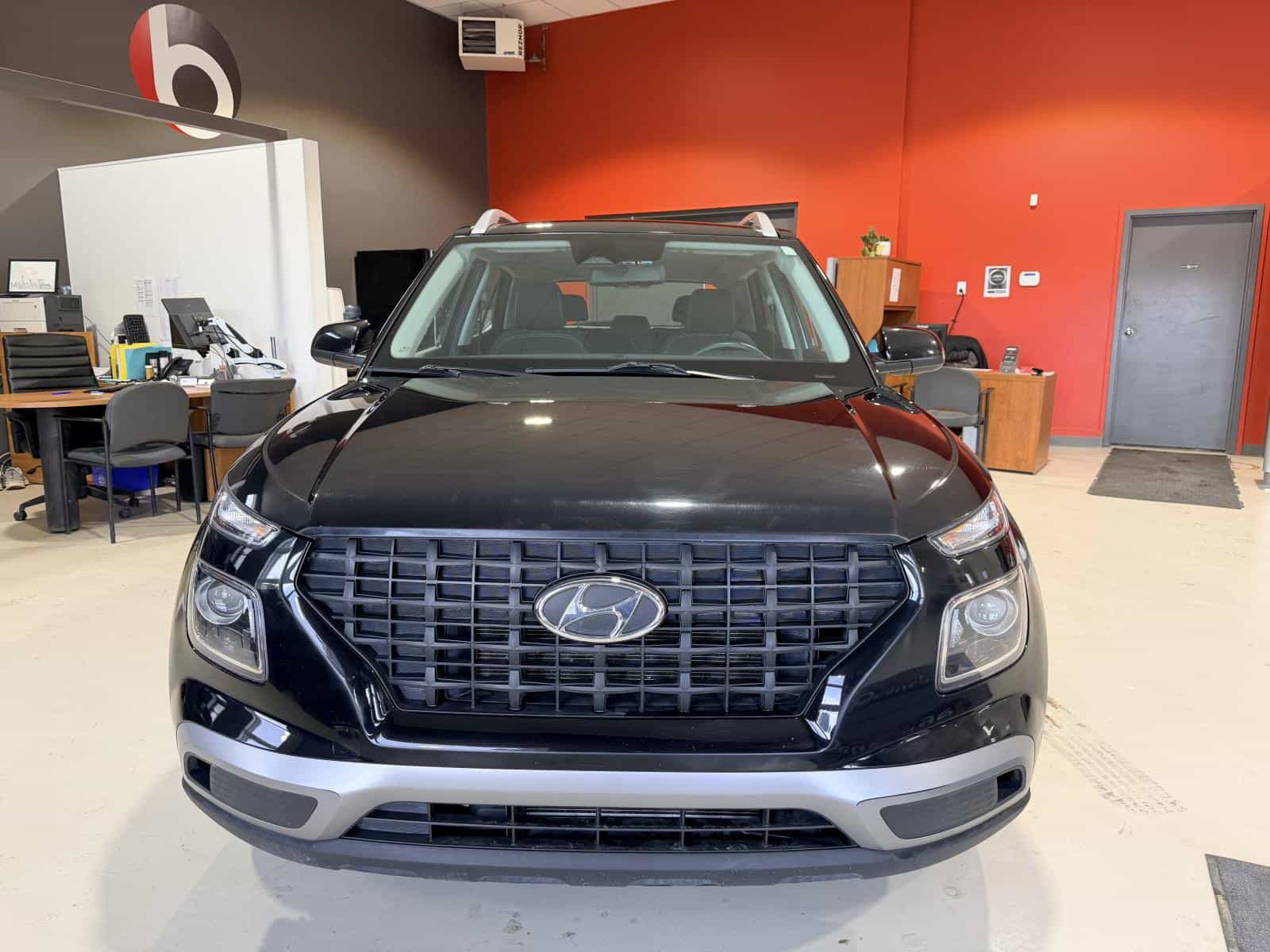 2023 Hyundai Venue Preferred - Image 12