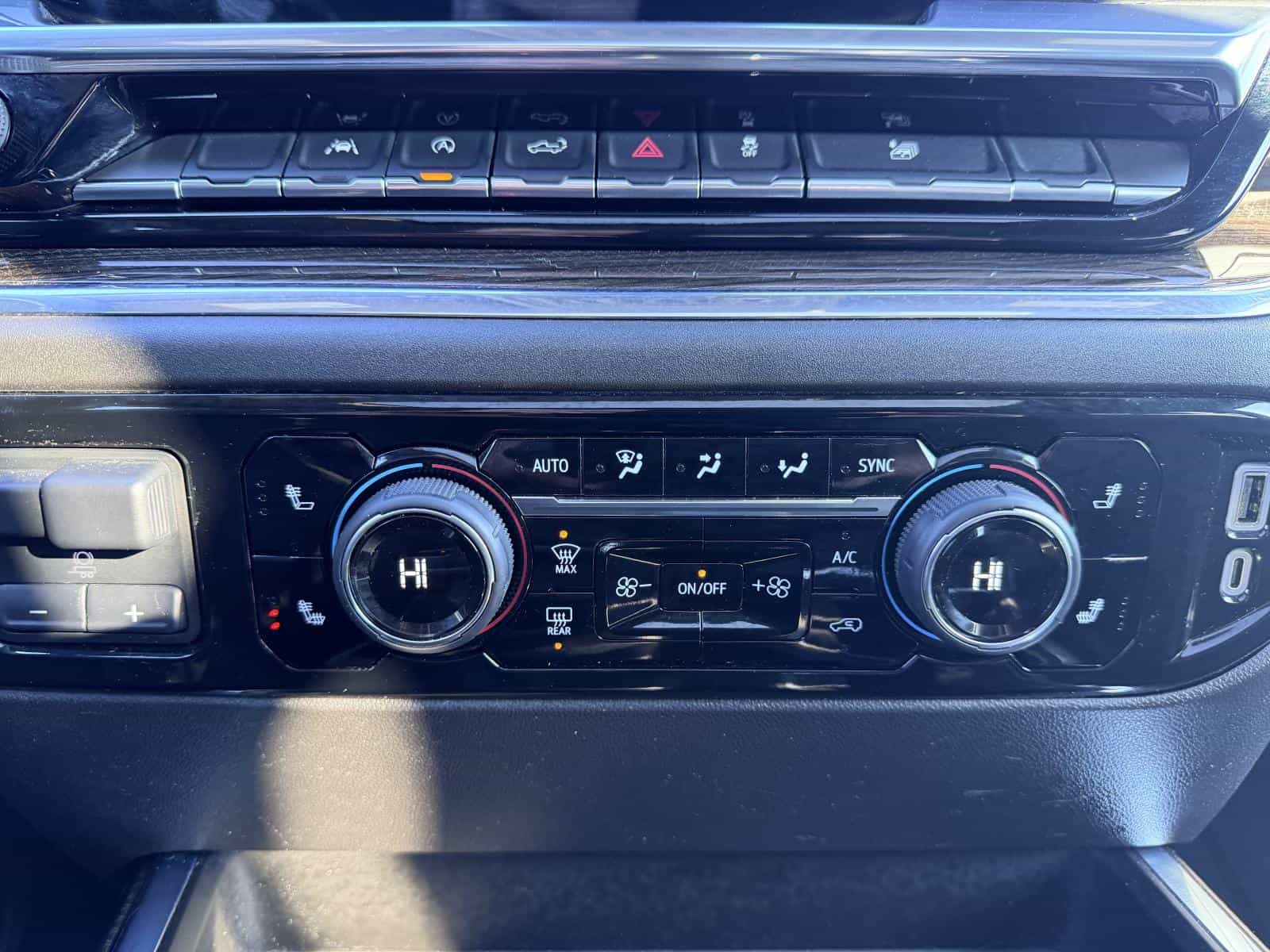 2024 Chevrolet Silverado 1500 RST - Image 26